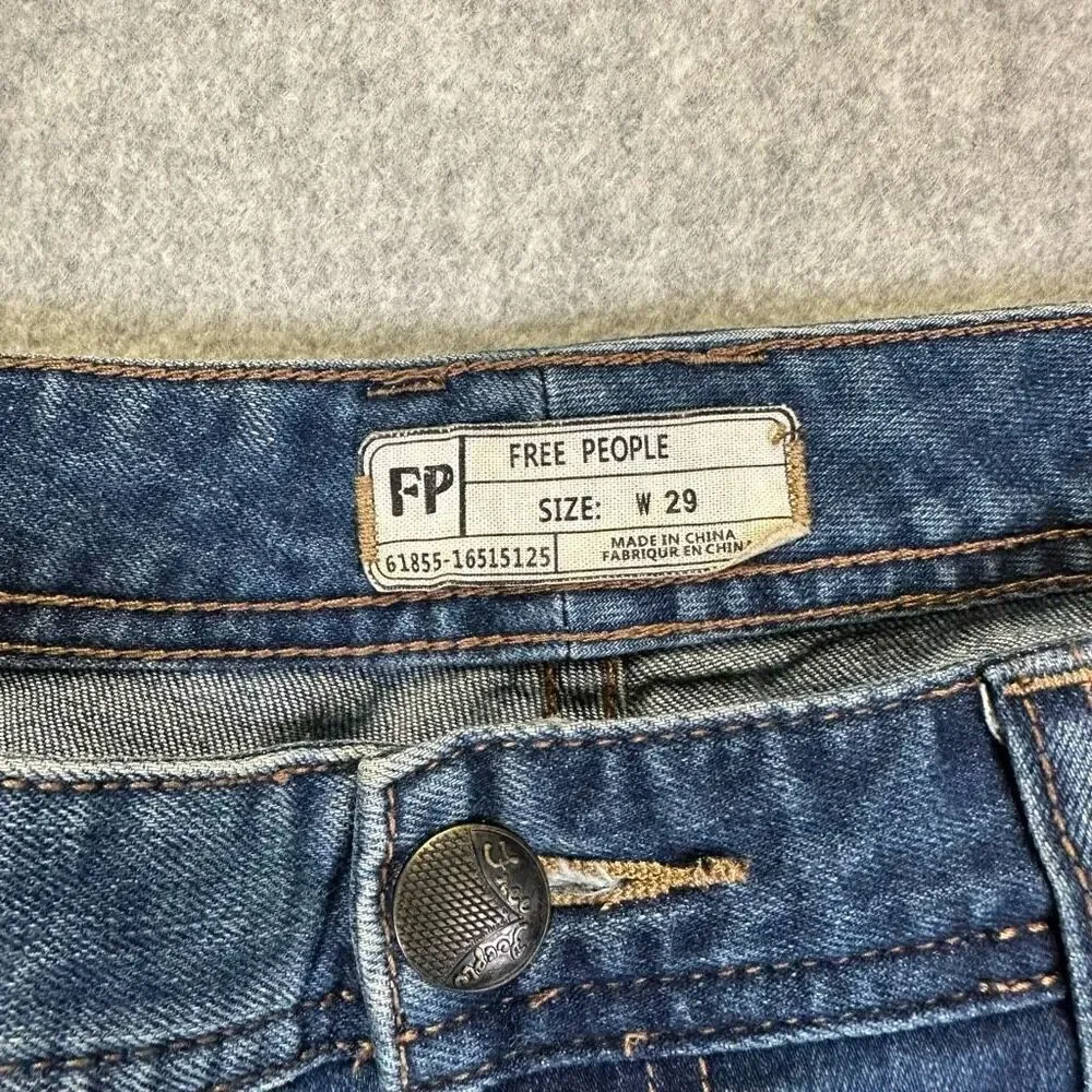 Free People Women’s Size 29 Skinny Jeans Blue Dark Wash Distressed Denim Raw Hem